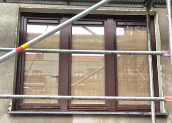 okna drewniane brązowe pakiet dwuszybowy