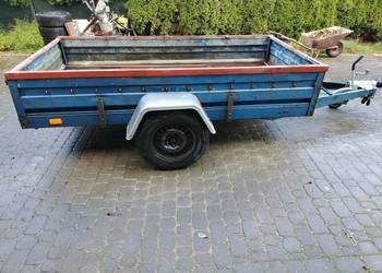 Przyczepka samochodowa