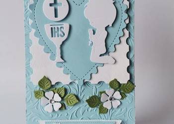 ZAPROSZENIA KOMUNIA CHŁOPIEC KLĘCZĄCY KIELICH SERCE B6 BŁĘKIT – BIEL