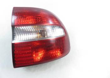 LAMPA PRAWA TYLNA VOLVO V40 I Kombi 