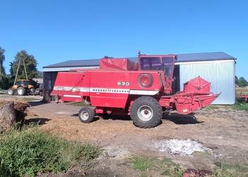 Kombajn zbożowy MF530