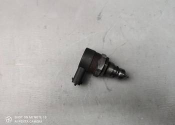 Czujnik na listwe Renault 2.0 DCI 0281002753