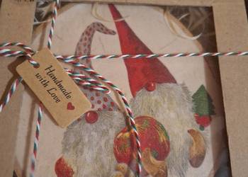 Upominek mikołajkowo-świąteczny na drewnie