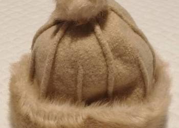 Czapka zimowa z pomponem, beżowa, 62cm (Odzież, Kostiumy)