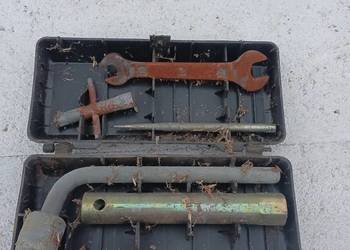 Fiat 126p zestaw  kluczy