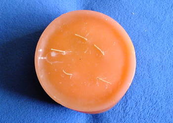 Sprzedam dużą okrągłą świeczkę używana w bardzo dobrym stanie tanio