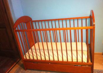 Wygodne i stabilne Łóżeczko drewniane Klupś 120x60 z Szufladą 3 poziomy