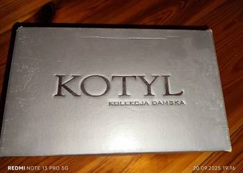 perłowe klasyczne wysokie szpilki firmy Kotyl