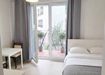 Pokój Room Kімната 16m2 z dużym balkonem i własnym aneksem kuchennym  | PKP