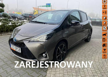 Toyota Yaris HYBRID, kamera, klimatronic, navi, keyless, tempomat, asyst. …