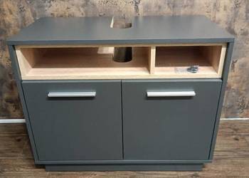 Zestaw nowych mebli łazienkowych