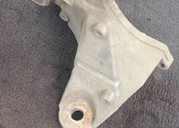 Łapa Mocująca Skrzynie 8D0 399 114 S Audi A4 B5 (a-5)