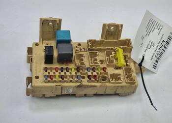 SKRZYNKA BEZPIECZNIKÓW TOYOTA AVENSIS T25 82641-CA010-F