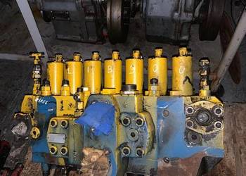 Rozdzielacz do koparki Liebherr 900