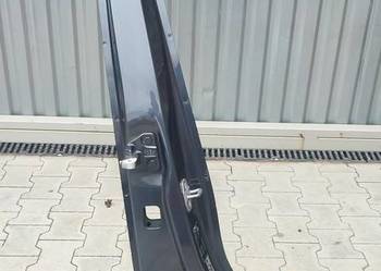 MERCEDES W205 SŁUPEK PRAWY 755