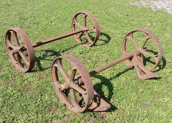 Oś ośka koło koła żelazne żelaźniak zabytkowe stare