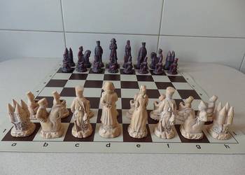 Szachy kolekcjonerskie, Sygnowane Studio Anne Carlton (SAC)