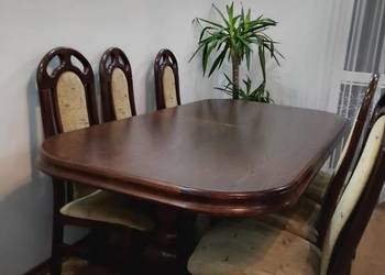 Sprzedam stół z krzesłami