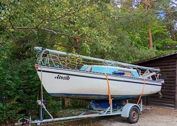 Jacht  kabinowy stoczniowy, poliestrowy niemiecki