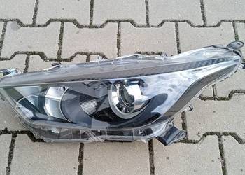 Toyota Yaris IV reflektor, lampa lewy przód.