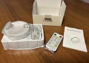 Nowa biała lampa ścienna led z pilotem