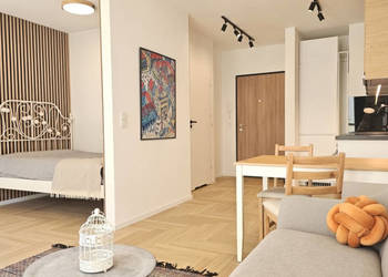 Nowoczesna kawalerka z ogródkiem przy PKP Miedzylesie