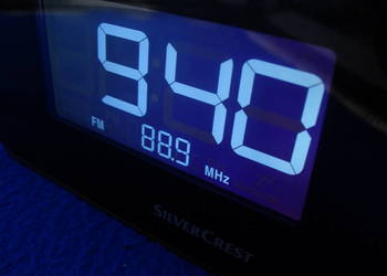 RADIO-ZEGAR-BUDZIK Z USB