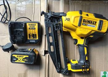 DeWalt gwoździarka DCN660 18V 4Ah XR BL walizka na kółkach