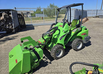 Mini ładowarka teleskopowa AVANT 423, 4x4 + 9 MASZYN (rębak, kosiarka bija…