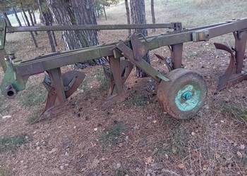 Pługi 4 na wysokiej słupicy ,odkładnie 40