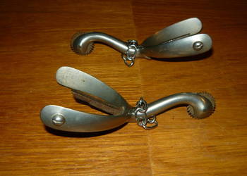 Ostrogi kawaleryjskie wojskowe do jazdy konnej