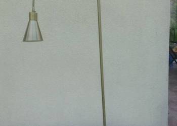 Lampa podłogowa z elastycznym ruchomym ramieniem i kloszem