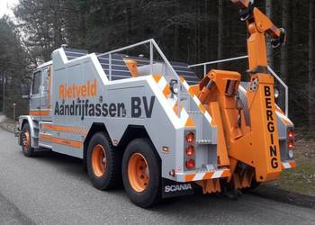 Holownik 6x2 Scania T 142
