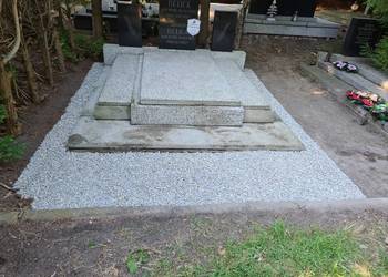Wysypanie, obsypanie kamykami, grobu, Cmentarz przy Osobowickiej, Wrocła