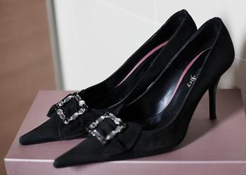 luksusowe szpilki skóra 37 styl Valentino