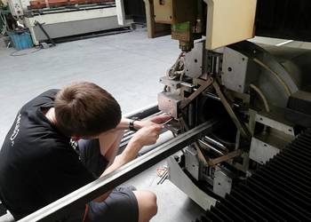 Serwis Naprawa Wycinarek Laserowych Fiber Co2 Maszyn CNC Chiller Chłodnic