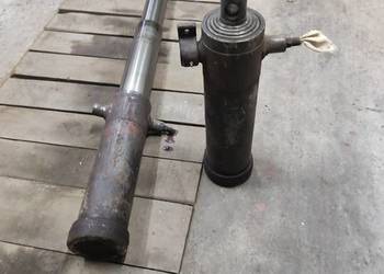 Siłownik hydrauliczny wywrotu