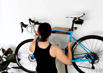 super wieszak rowerowy w stylu loft materiał dąb i metal