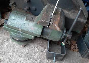 Solidne imadlo obrotowe.