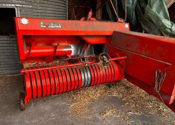 Sprzedam prasę kostkującą z 224