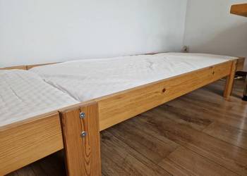 łóżko dla dziecka lub nastolatka