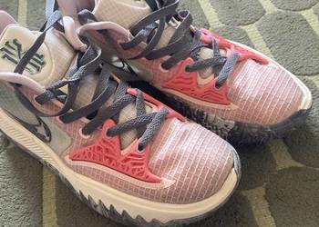NIKE KYRIE LOW 4 PALE CORAL