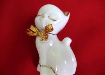 Kot - kotek biały z kokardą - porcelana - 6 x 3,5 x 3cm