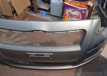 Przedni  zderzak Toyota Avensis 2003-2009.