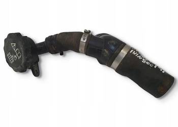 PRZEWÓD CHŁODNICY WLEWY PŁYNU CHŁODNICZEGO Triumph Street Twin 900 18-