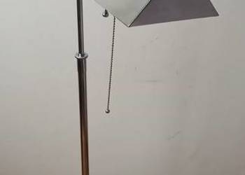 Lampa podłogowa z ruchomym ramieniem - niklowany mosiądz