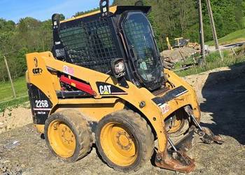 Miniladowarka caterpillar 226b