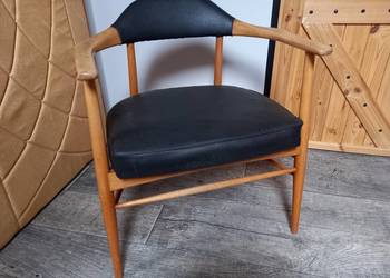 Stary fotel gabinetowy vintage