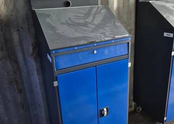 Stanowisko komputerowe na kółkach małe