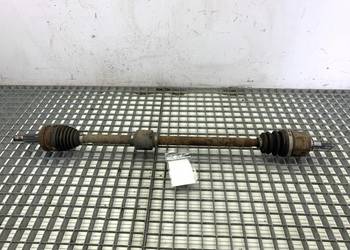 PÓŁOŚ PRAWY PRZÓD KIA CEED 1.4 100KM 12-18 PRZEGUB